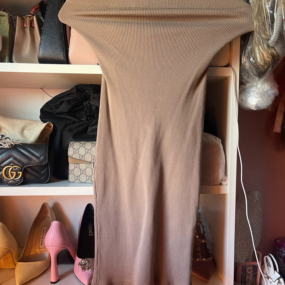 Off-Shoulder Ribbed Dress in Taupe